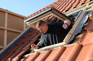 Pose de fenêtres de toit Velux à la Tombe